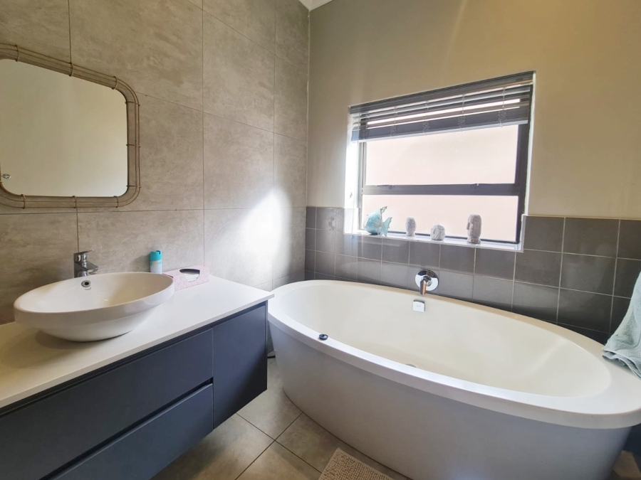 To Let 3 Bedroom Property for Rent in Kosmos North West